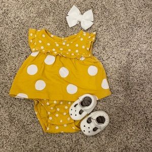 Carter’s 3 mo yellow w white polka dots romper
